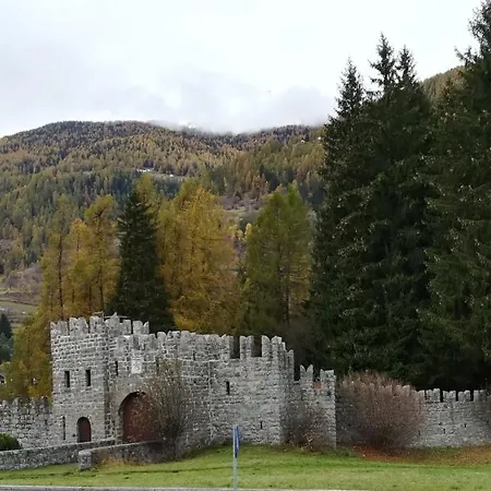 Un Nido Nella Torre Del Castello Apartment Ponte Di Legno Exterior photo